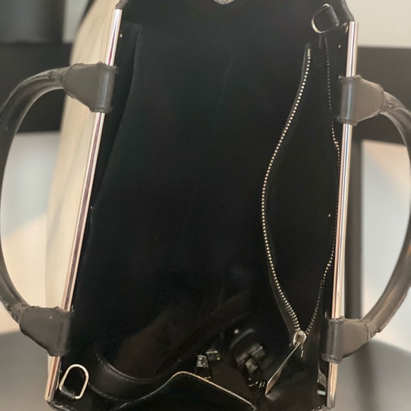 Porsche design hand bag. - Picture 7 of 10